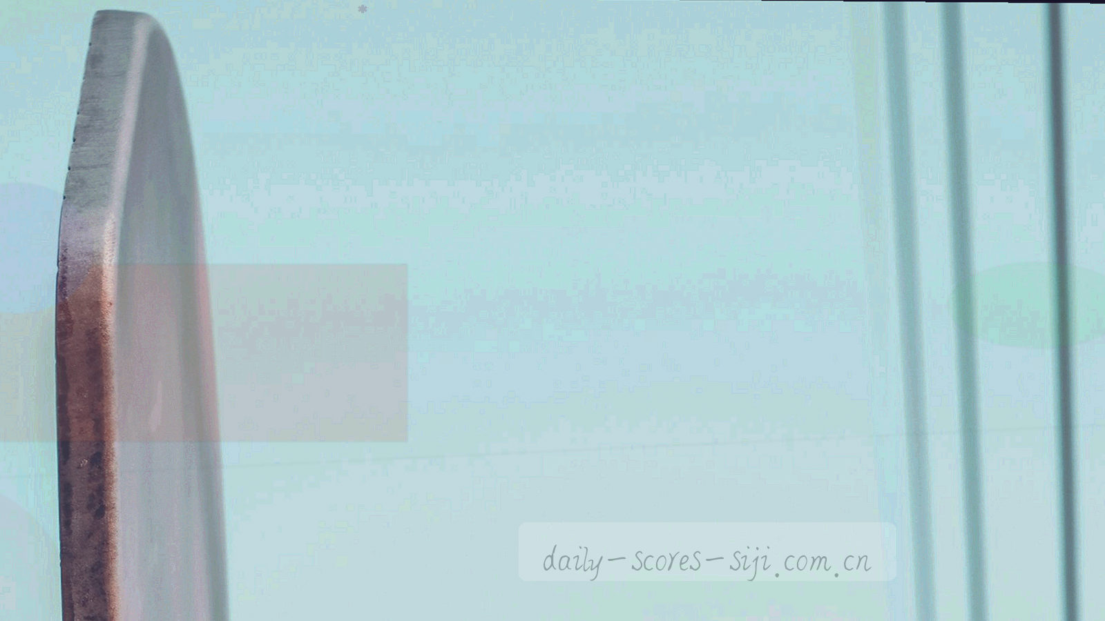桌面屏幕上并排的比分表与排名表，旁置等宽字体打印稿，无人物出现